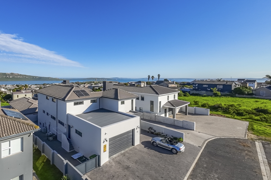 5 Bedroom Property for Sale in Myburgh Park Western Cape